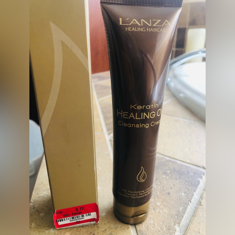 L’anza Keratin Oil Cleansing Cream